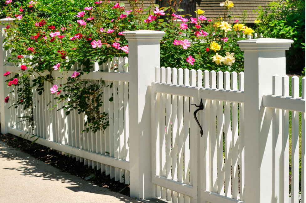 The proper way to clean a vinyl fence